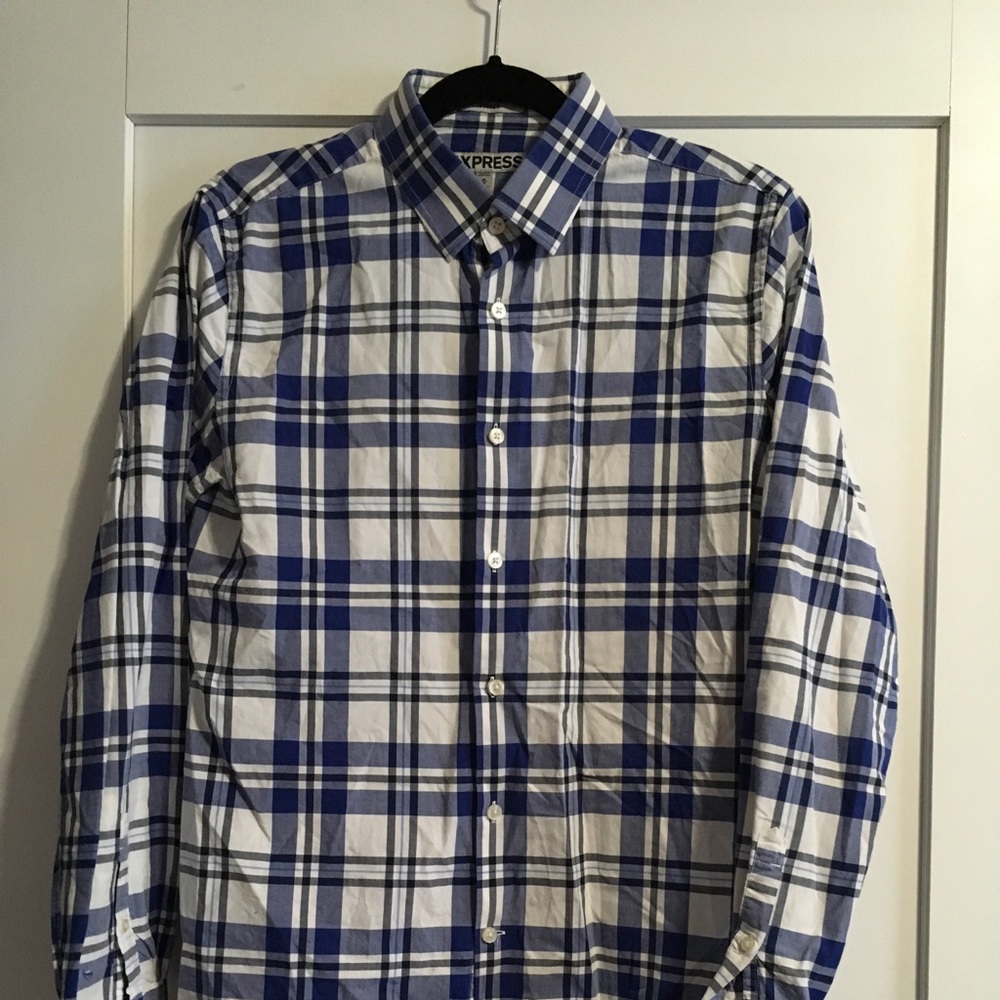 Like new Express men’s dress shirt.
